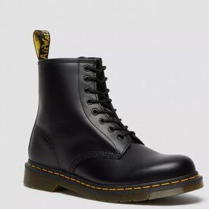 Dr Martens 1460 Smooth Leather Lace Up Boots (Women, Size 7)